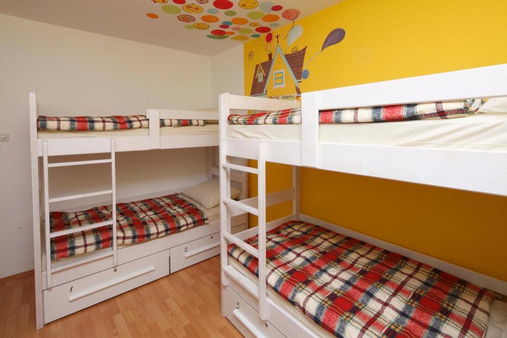 Pozitiv Hostel Zagreb Rum bild