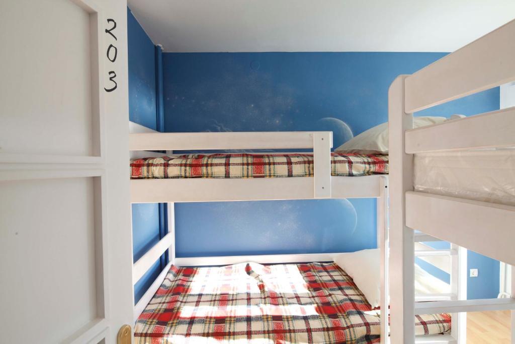 Pozitiv Hostel Zagreb Rum bild
